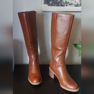 Universal Thread Boots